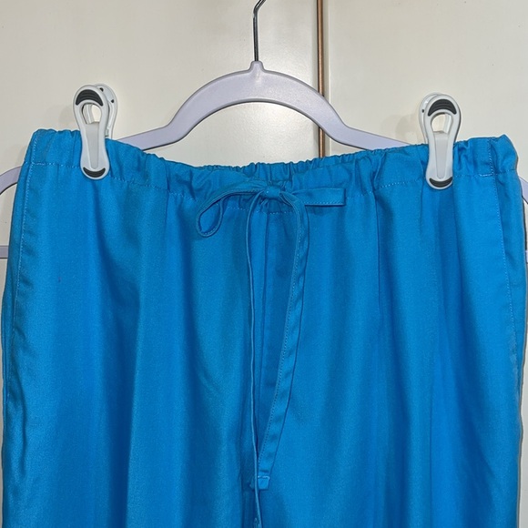 Cherokee women’s size medium scrub pants - Picture 2 of 8